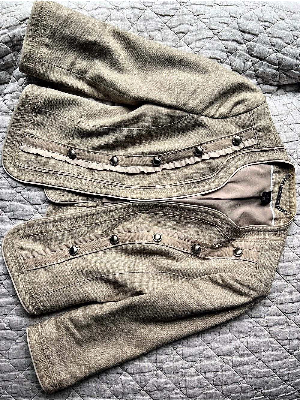 WHITE HOUSE BLACK MARKET Utility Vest in Beige Size 0